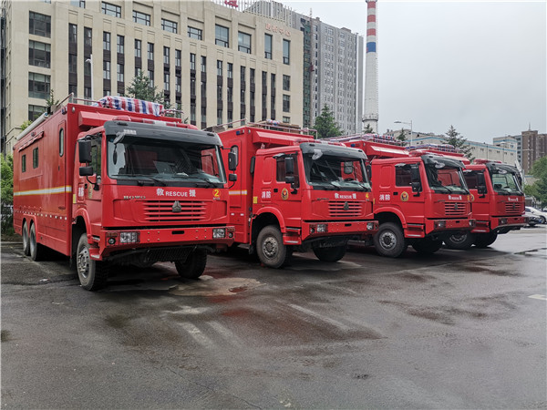 重汽豪沃后勤保障炊事車(chē)現(xiàn)場(chǎng)使用情況