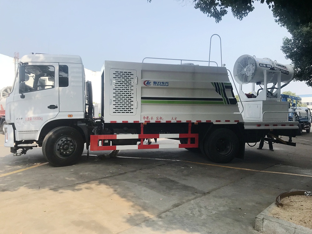 東風專底噴霧霧炮車(國六10立方/50-100米霧炮)