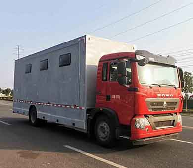 重汽豪沃移動(dòng)廁所車